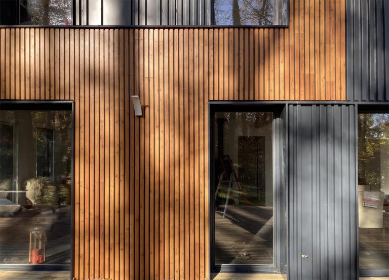 Maison bois à Bures sur Yvette - bardage acier et bois