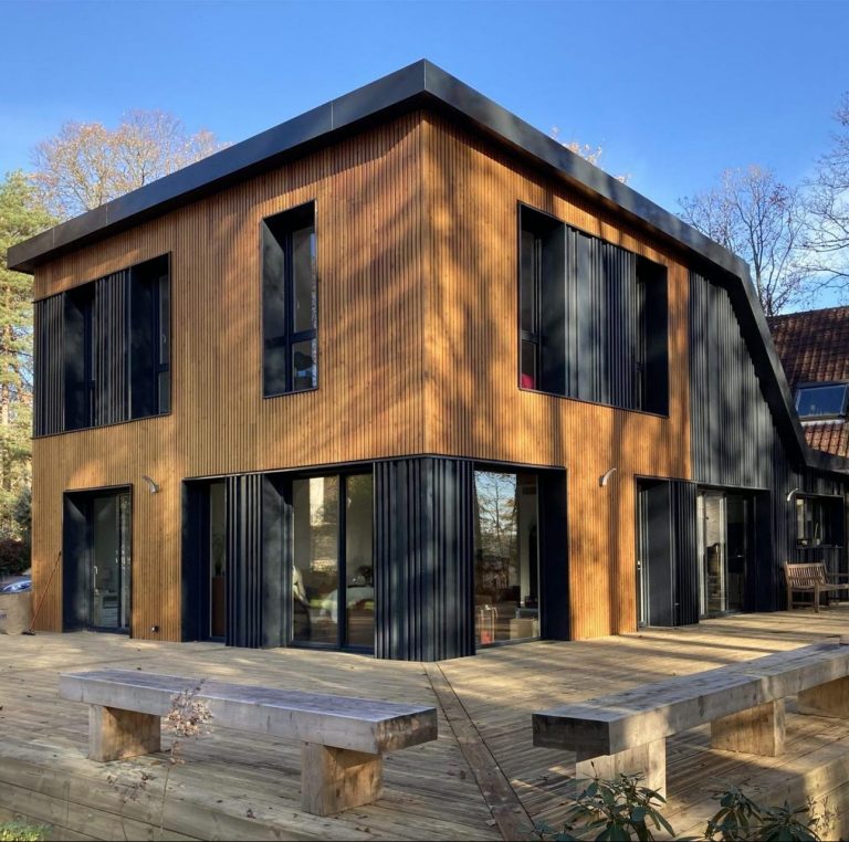 Maison bois à Bures sur Yvette - vue de loin