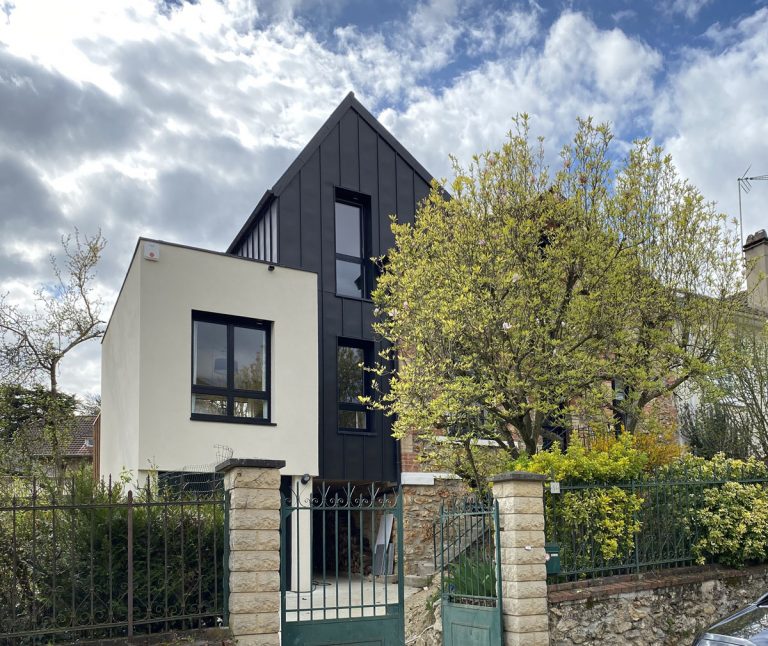 Extension d’une petite meulière - vue rue