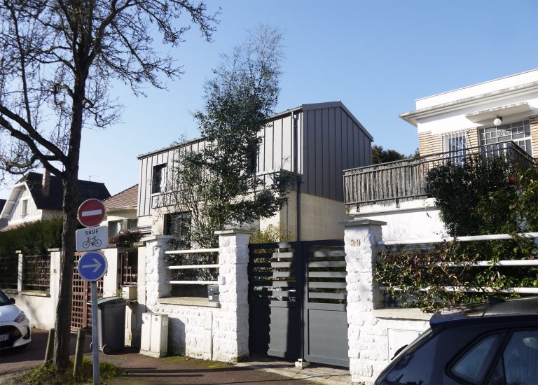 Surélévation zinc à Antony - vue rue